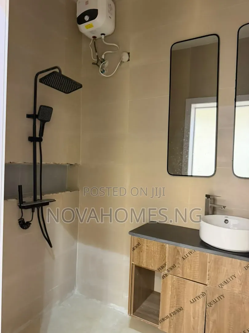 4bdrm Townhouse/Terrace in Oluyole Estate for sale in Oluyole Estate