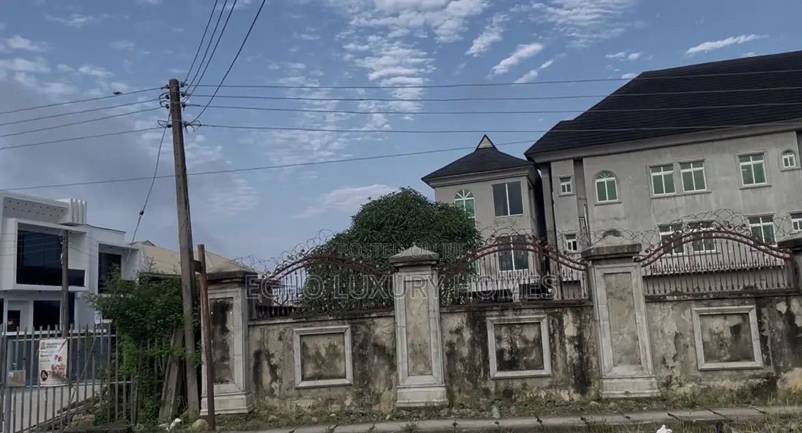 20bdrm Maisonette in Festac for sale in Festac