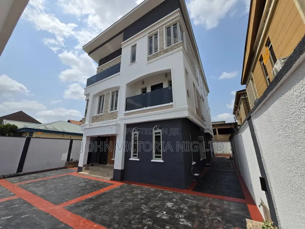 7bdrm Duplex in Gowon, Egbeda for sale in Egbeda