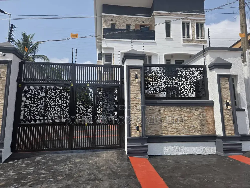 7bdrm Duplex in Gowon, Egbeda for sale in Egbeda