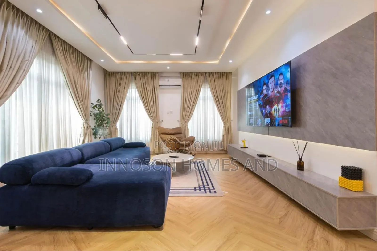 Luxury 3 Bedroom Apartment With Swimming Pool, Gym, DSTV and Netflix in Lekki Phase 1