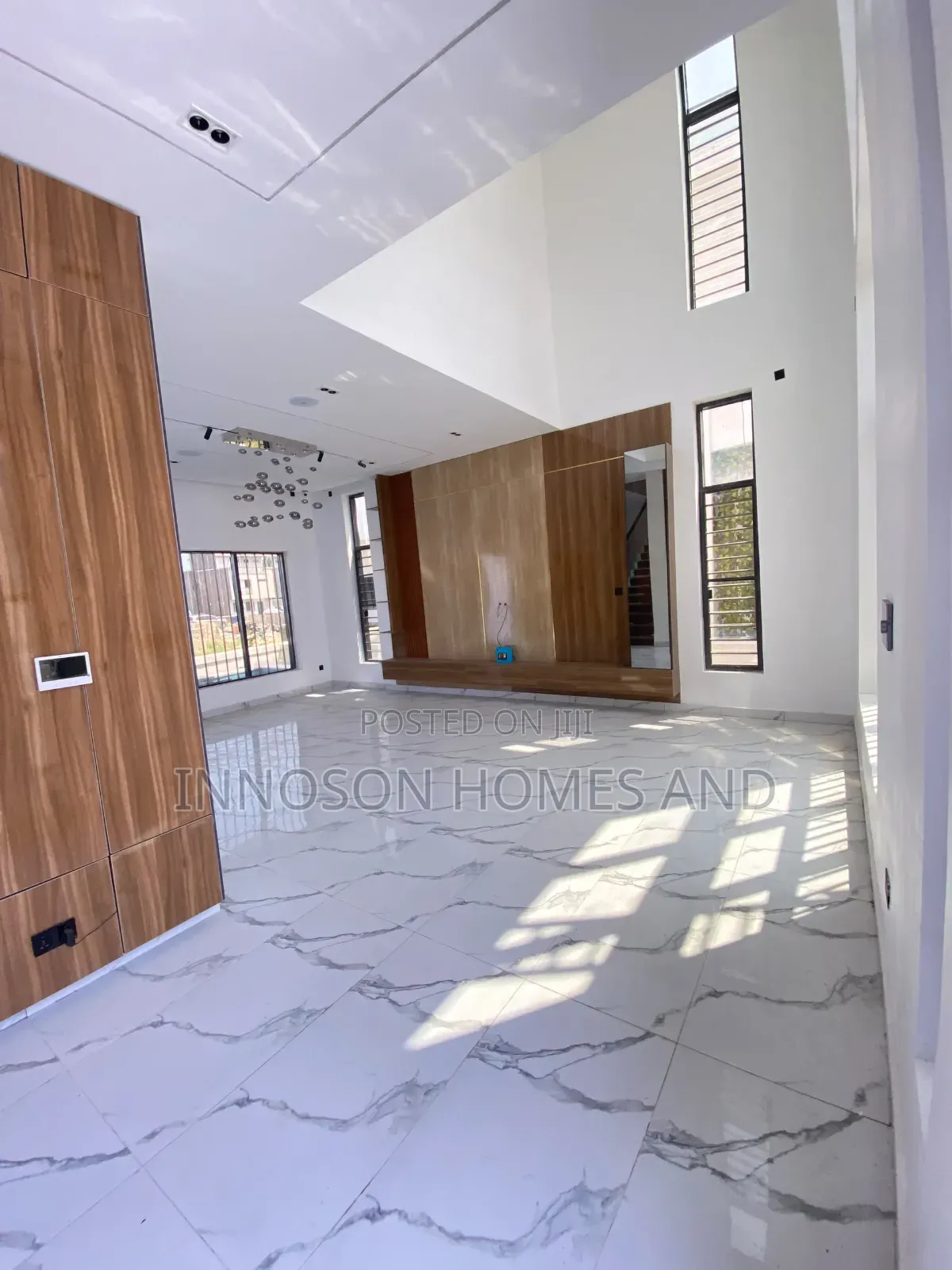 5bdrm Duplex in Chevron for rent in Chevron