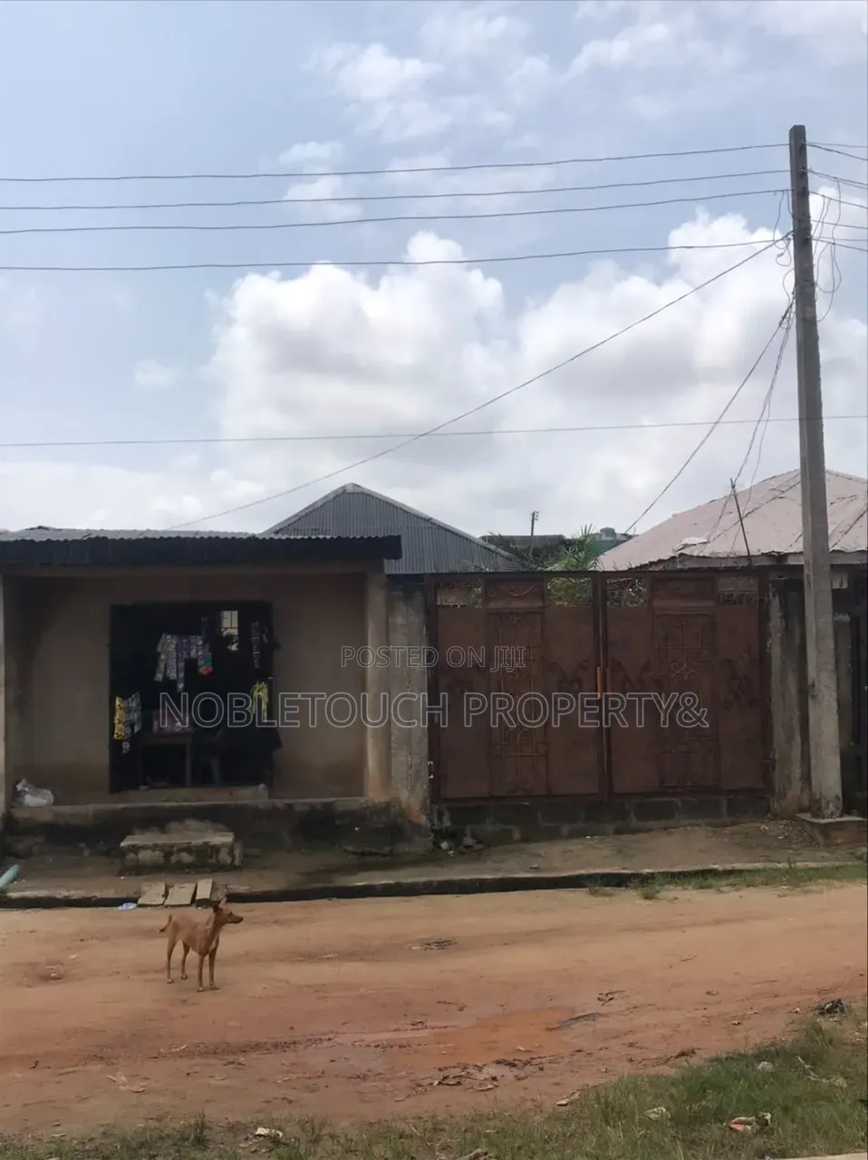Well Maintained 5bedroom Bungalow Alone Fence and Gate in Ijegun