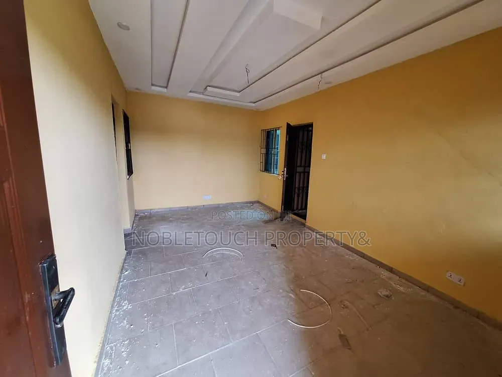 Well Maintained 5bedroom Bungalow Alone Fence and Gate in Ijegun