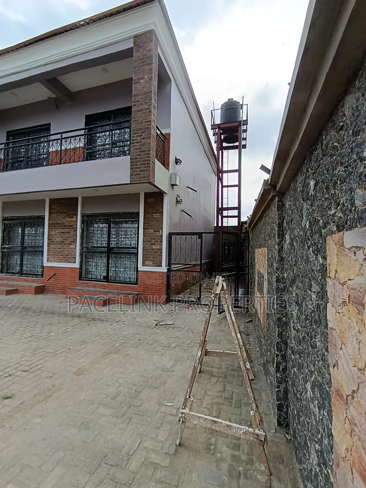 Newly Built Spacious Shop Pop Ceiling 2 Toilet Good for All Business in Egbeda