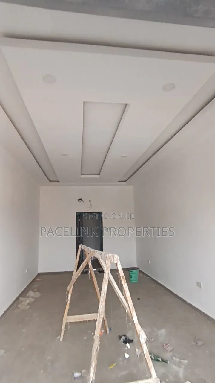 Newly Built Spacious Shop Pop Ceiling 2 Toilet Good for All Business in Egbeda