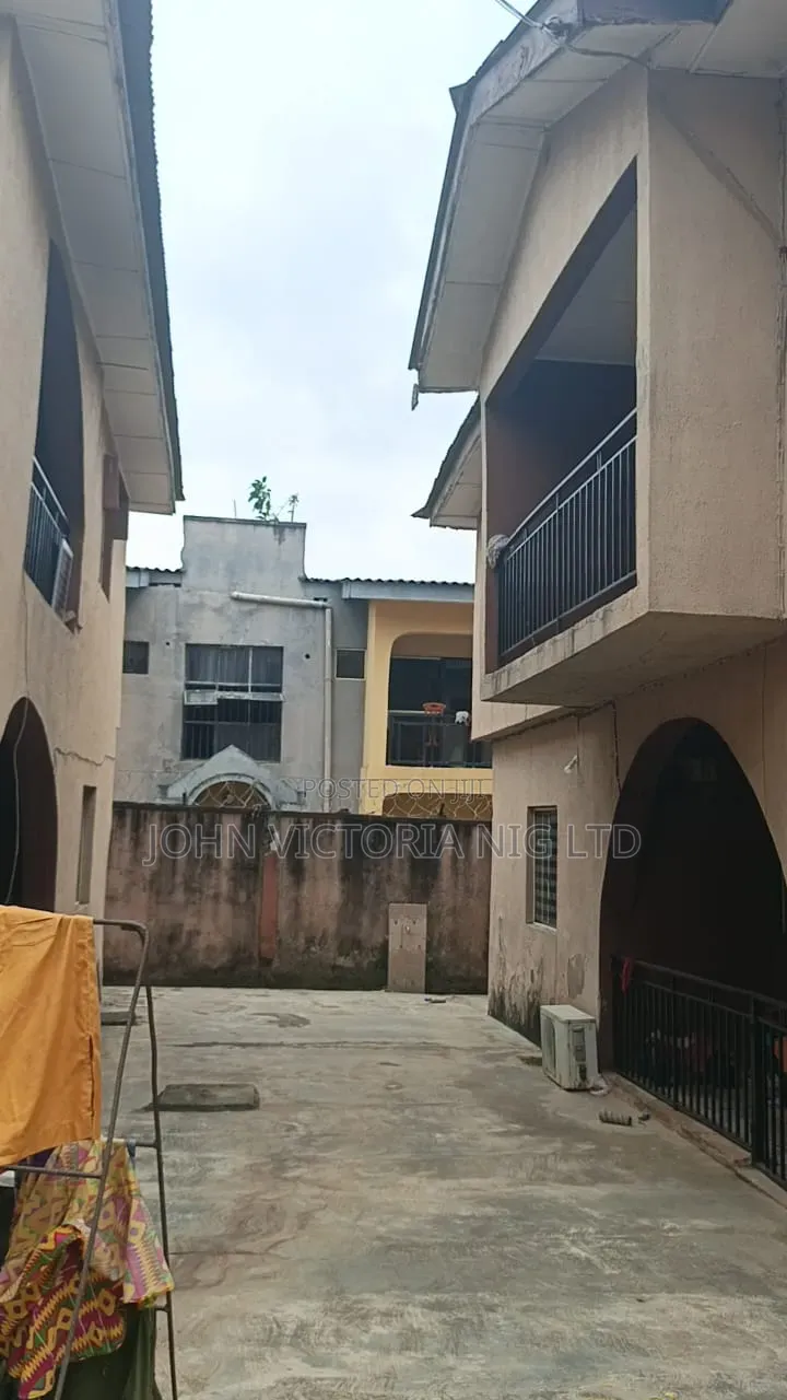 12bdrm Block of Flats in Isuti Road Egan for sale in Egan