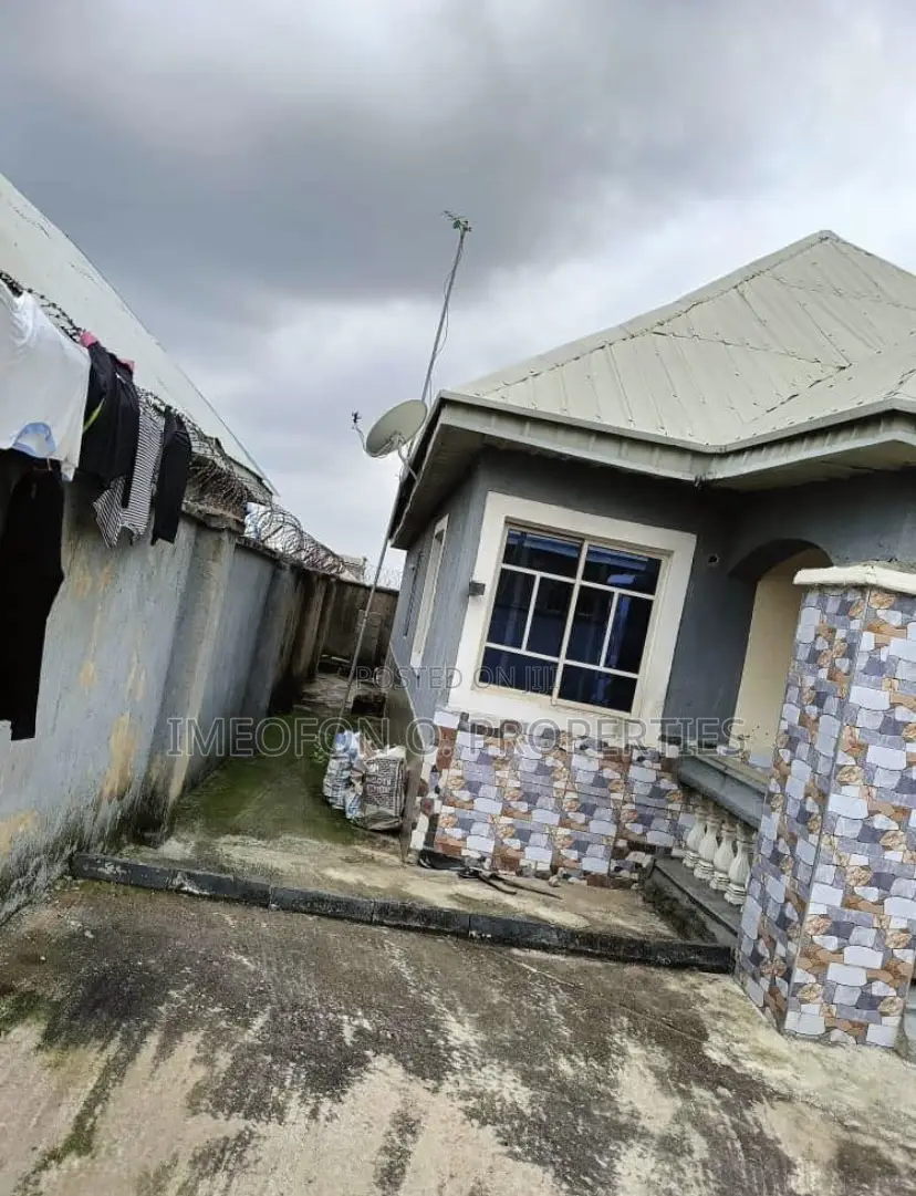2bdrm Bungalow in Zuba for sale in Zuba