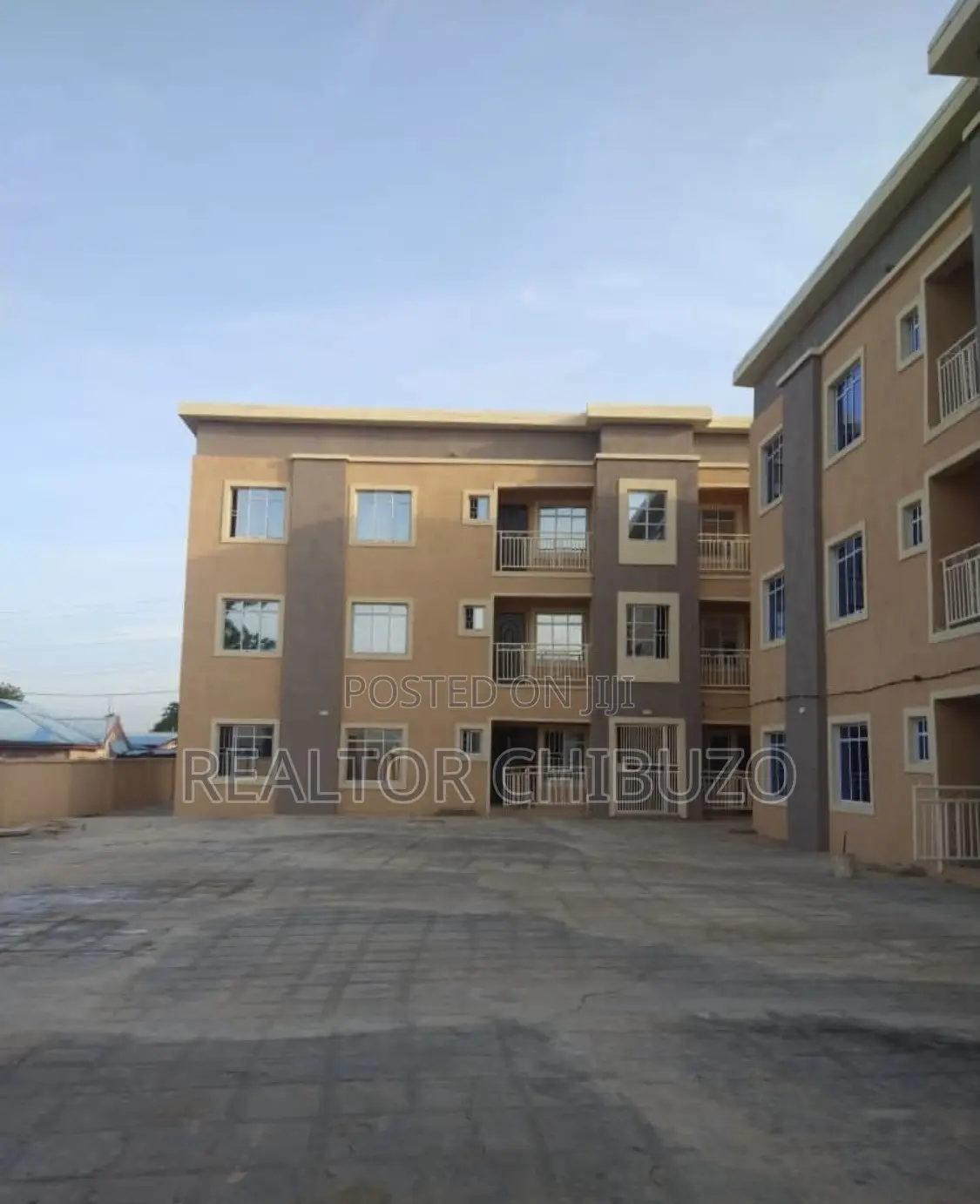 3bdrm Block of Flats in Abuja Top Realty, FHA for sale in FHA