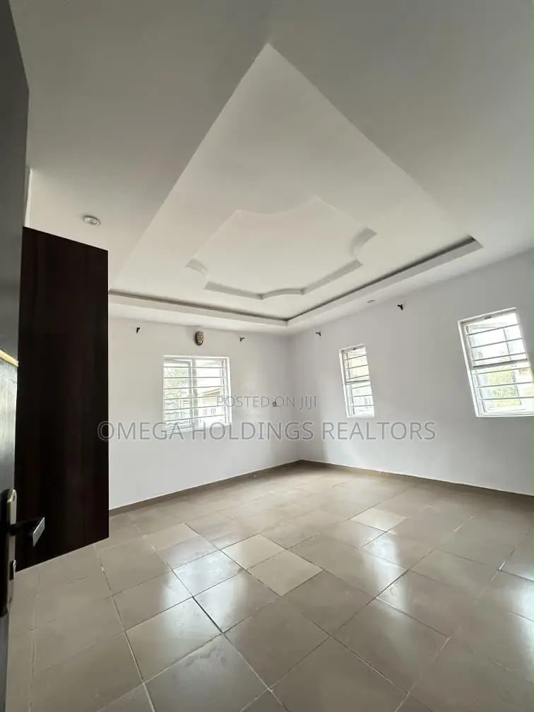 2bdrm Apartment in Vulcanizer Bus-Stop, Akobo for rent in Akobo