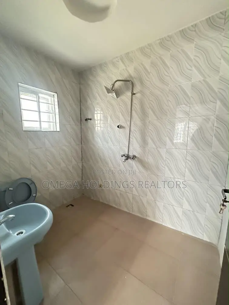 2bdrm Apartment in Vulcanizer Bus-Stop, Akobo for rent in Akobo