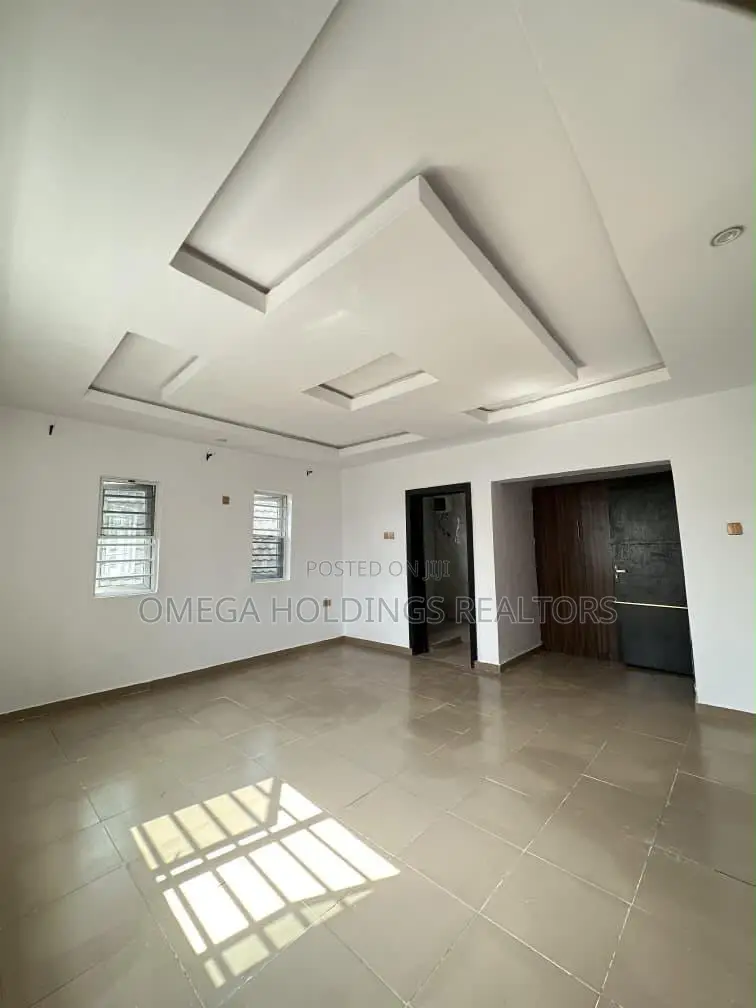 2bdrm Apartment in Vulcanizer Bus-Stop, Akobo for rent in Akobo