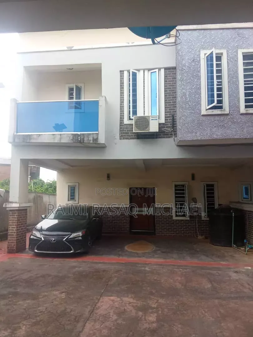 Furnished 4bdrm Townhouse / Terrace in Irish, Ikota for rent in Ikota