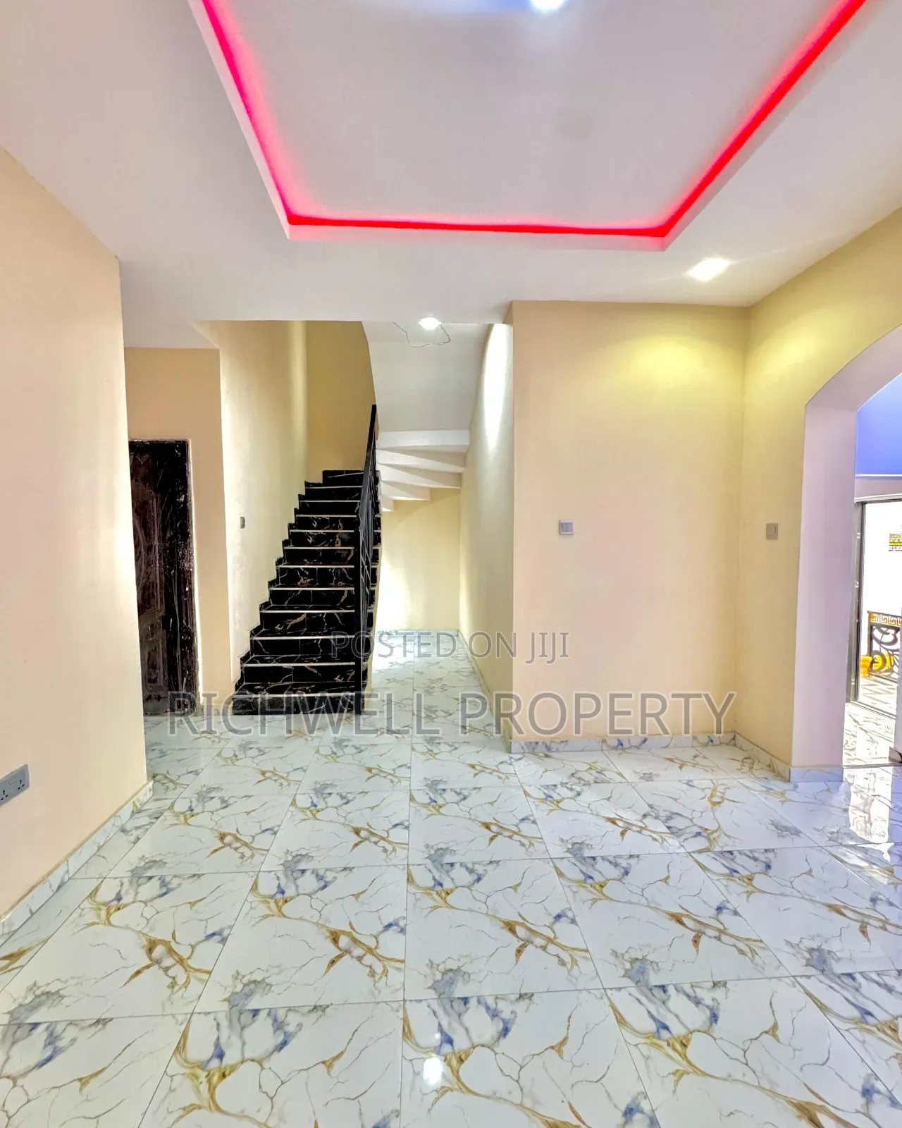 3bdrm Duplex in Kolapo Ishola Estate, Alalubosa for rent in Alalubosa