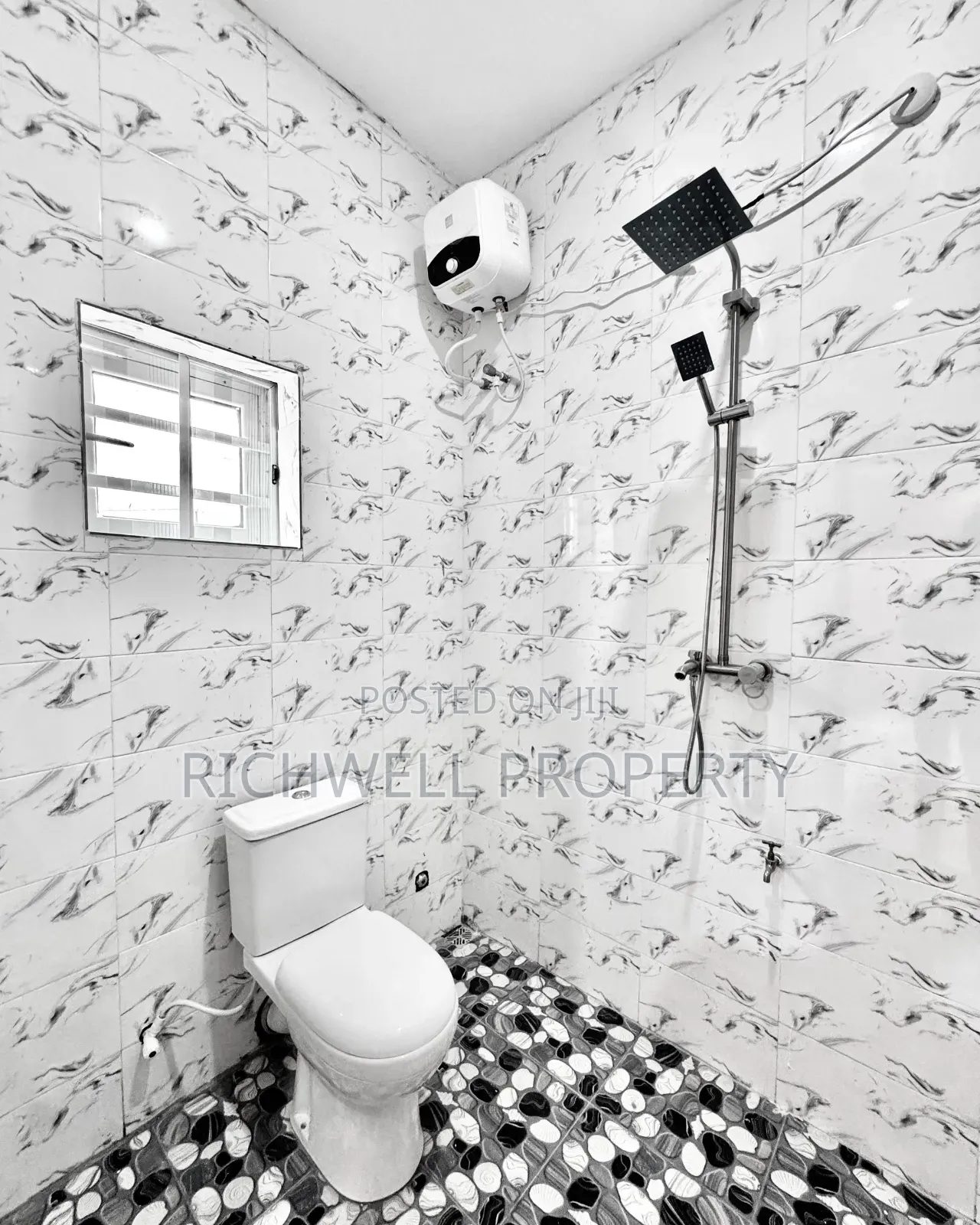 3bdrm Duplex in Kolapo Ishola Estate, Alalubosa for rent in Alalubosa