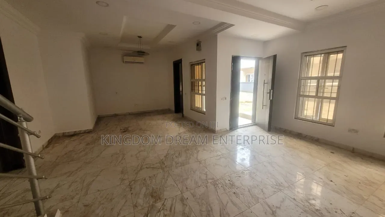 4bdrm Duplex in Ikate Lekki Lagos for rent in Ikate