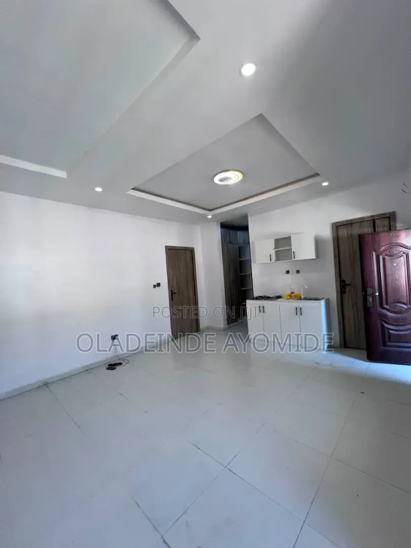 Studio Apartment in Chevron for rent in Chevron