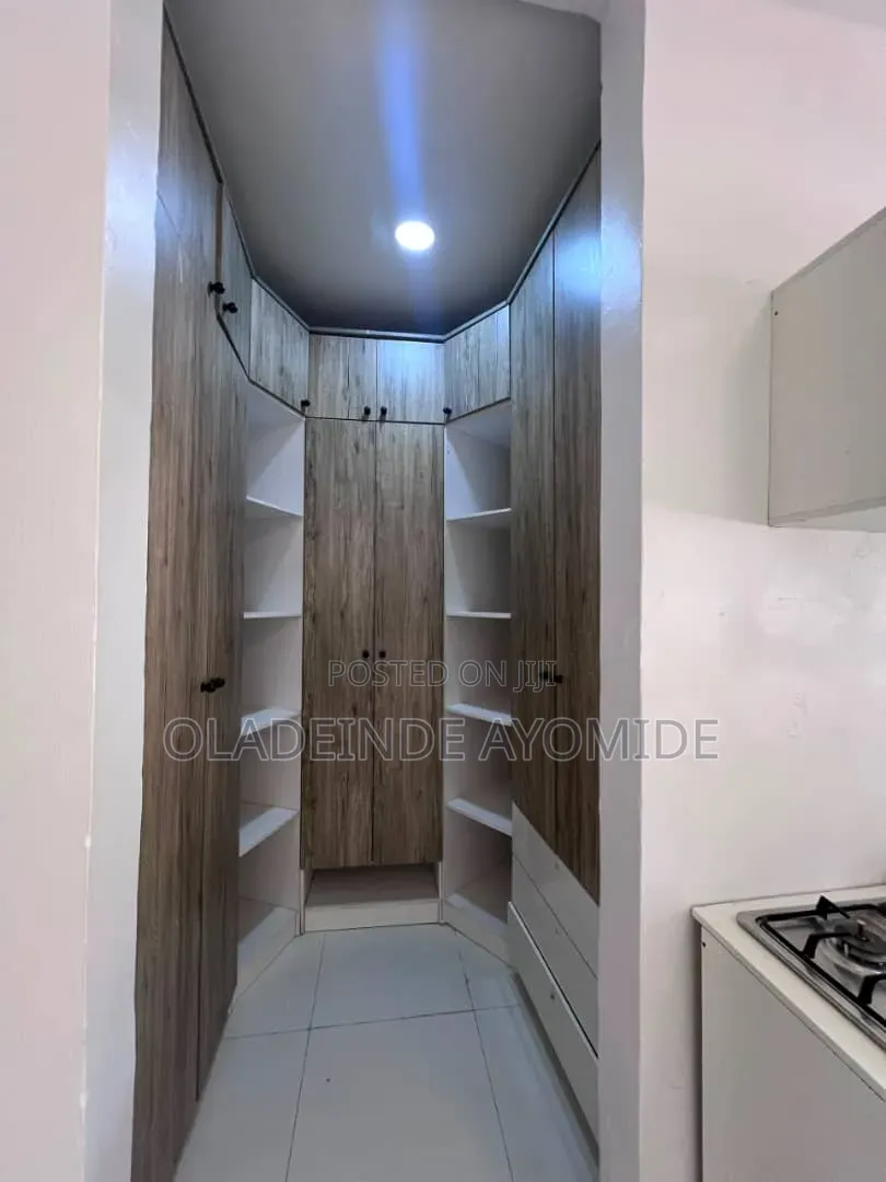 Studio Apartment in Chevron for rent in Chevron