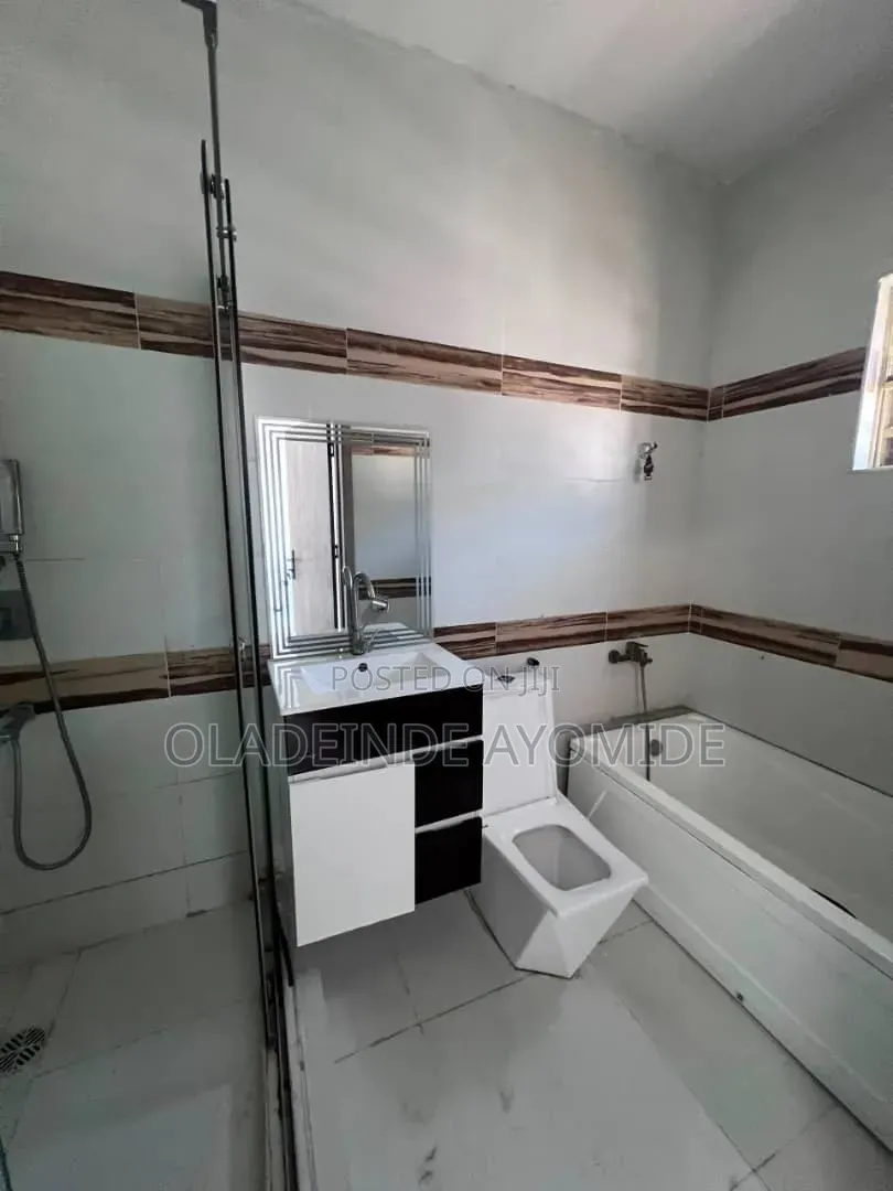 Studio Apartment in Chevron for rent in Chevron