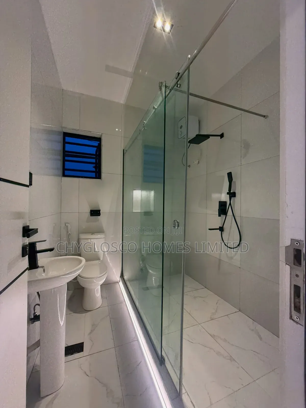 4bdrm Duplex in Woji for sale in Woji
