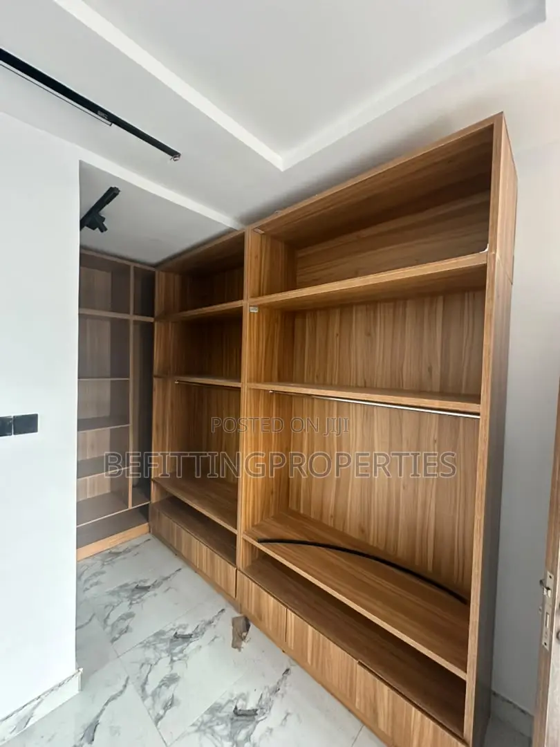 5bdrm Duplex in Gbagada for sale in Gbagada