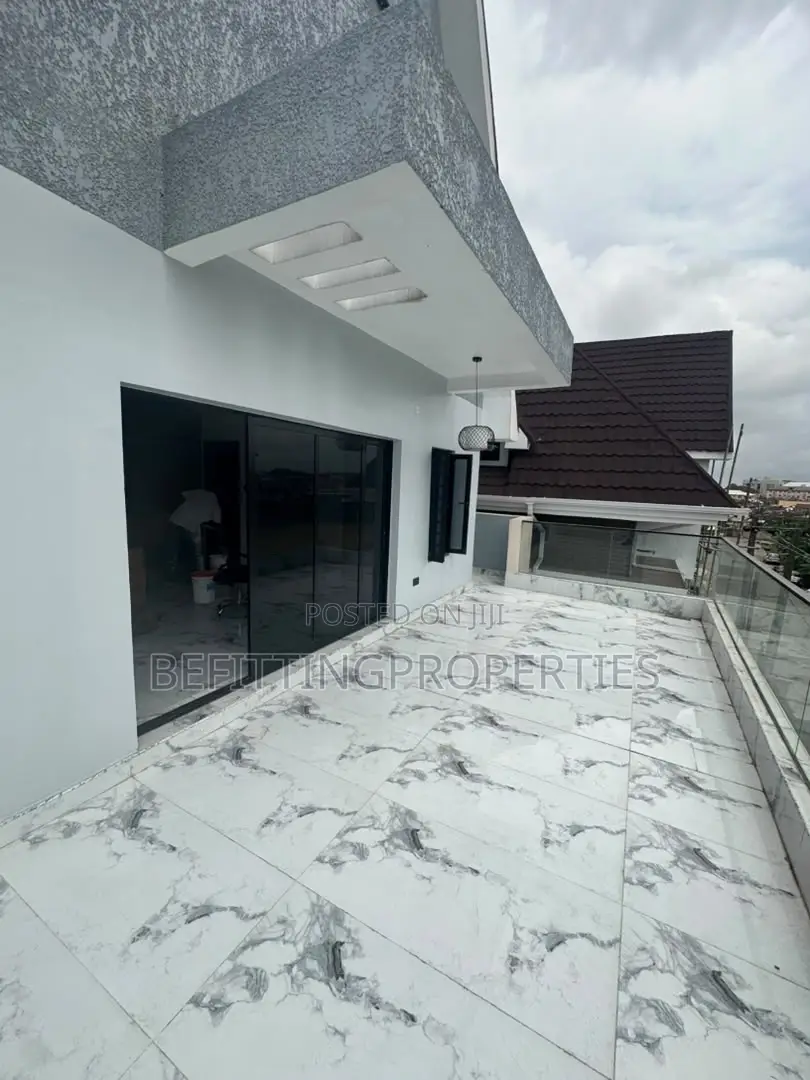 5bdrm Duplex in Gbagada for sale in Gbagada