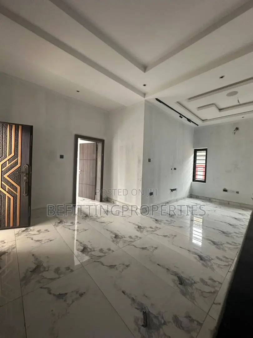 5bdrm Duplex in Gbagada for sale in Gbagada
