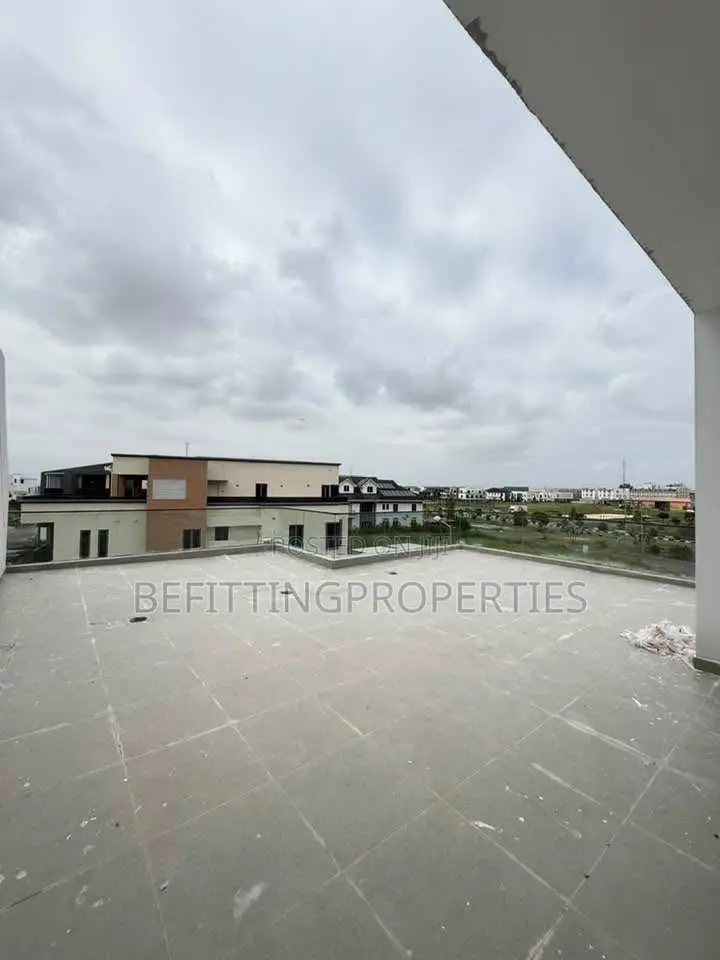 5bdrm Duplex in Lekki for sale in Lekki
