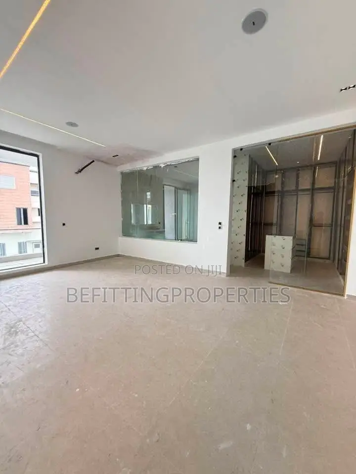 5bdrm Duplex in Lekki for sale in Lekki