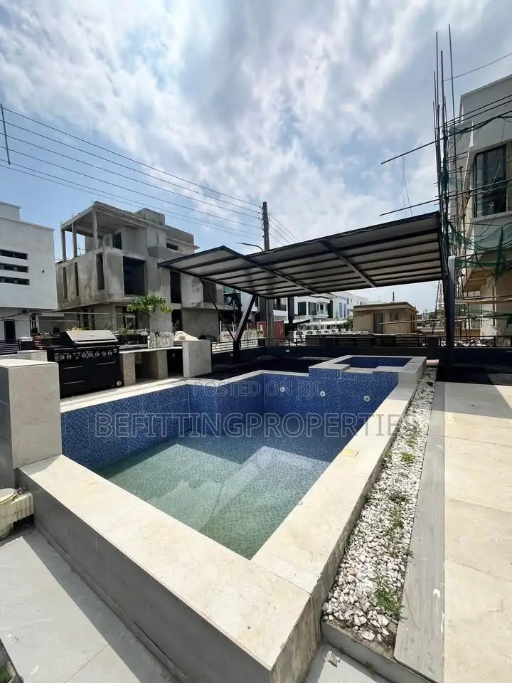 5bdrm Duplex in Lekki for sale in Lekki