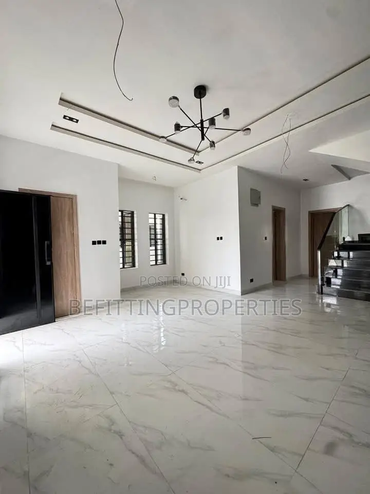 4bdrm Duplex in Lekki for sale in Lekki