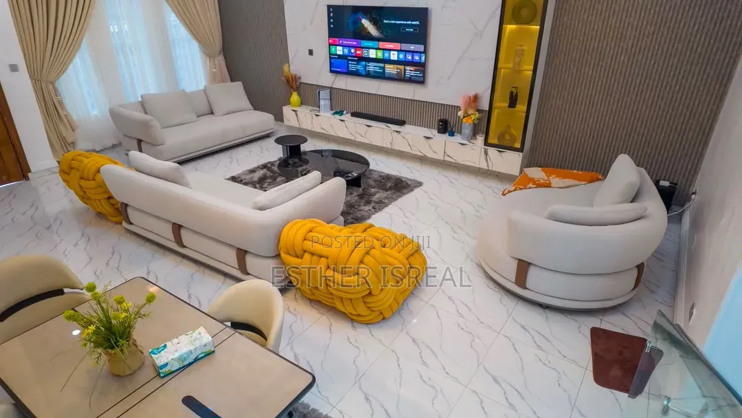Bugatti 5 Bedroom Apartment Chevron With Ps5 in Chevron