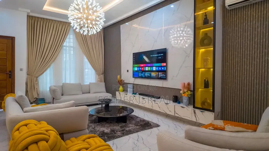 Bugatti 5 Bedroom Apartment Chevron With Ps5 in Chevron