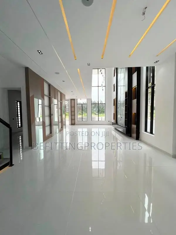 5bdrm Duplex in Lekki for sale in Lekki