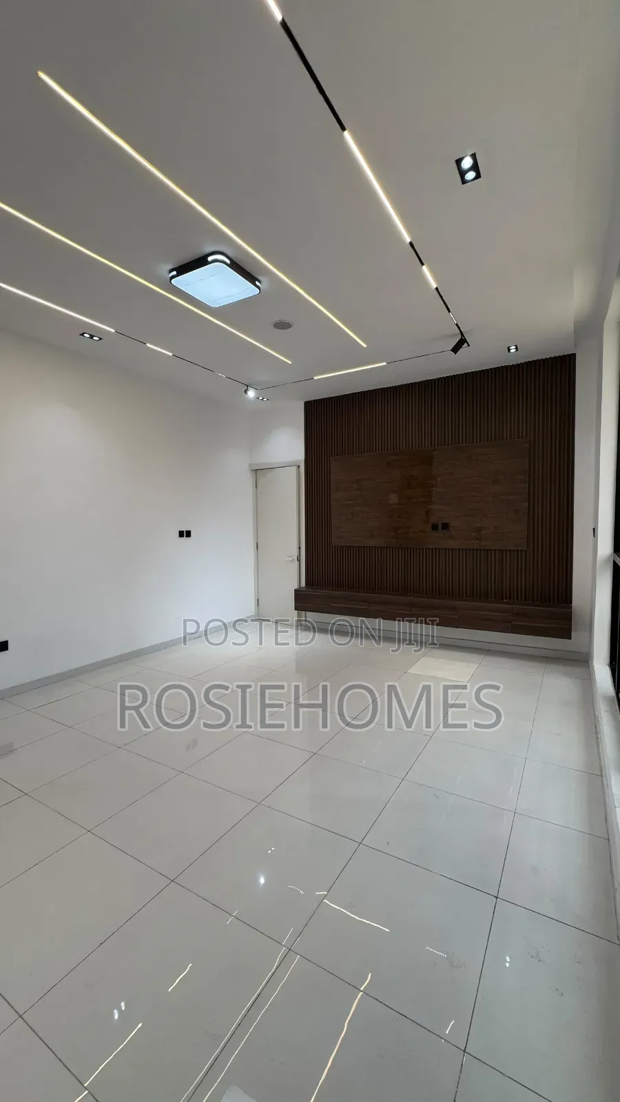 4bdrm Duplex in Creek Estates, Ikate for rent in Ikate
