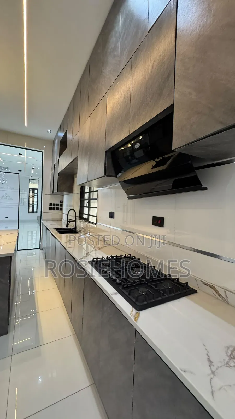4bdrm Duplex in Creek Estates, Ikate for rent in Ikate