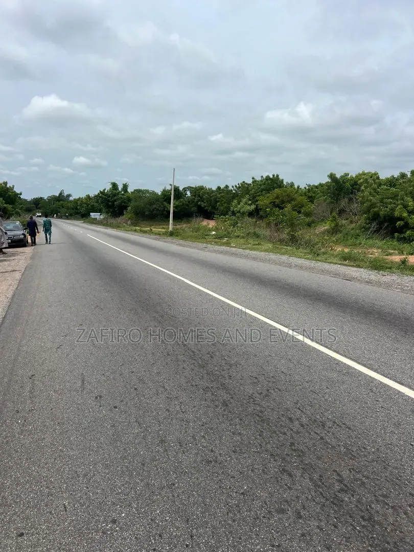 20 Acres of Multipurpose Lands for Sale Along Moniya / Iseyin Road in Iseyin
