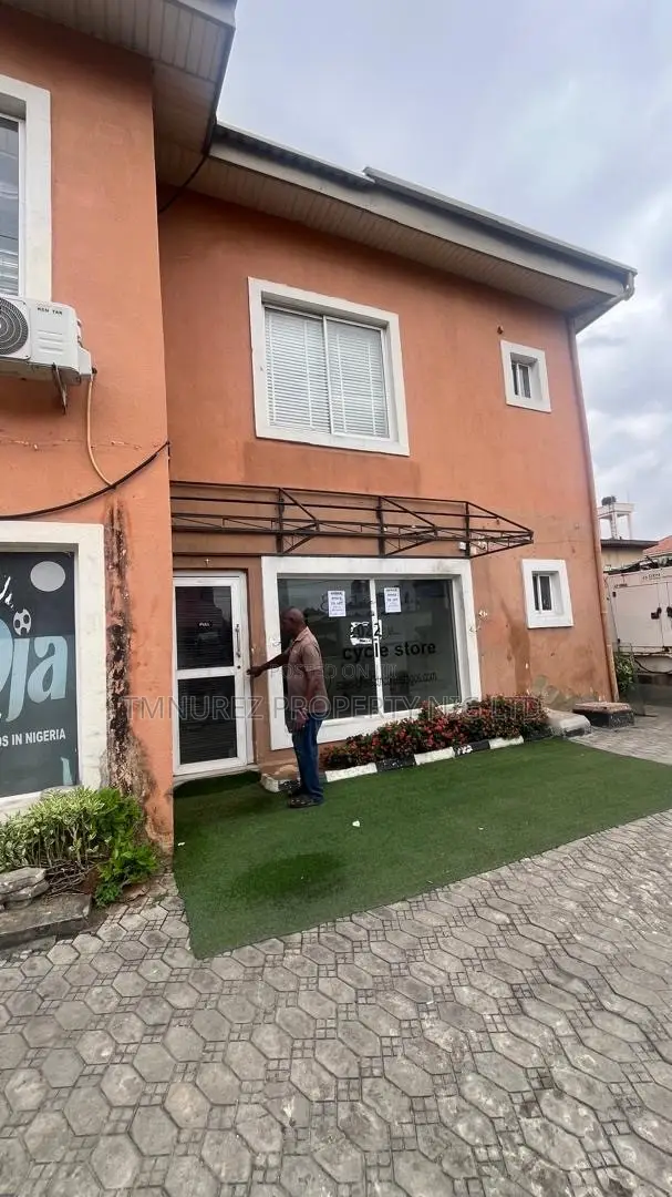 Show Room Shop for Rent in Lekki