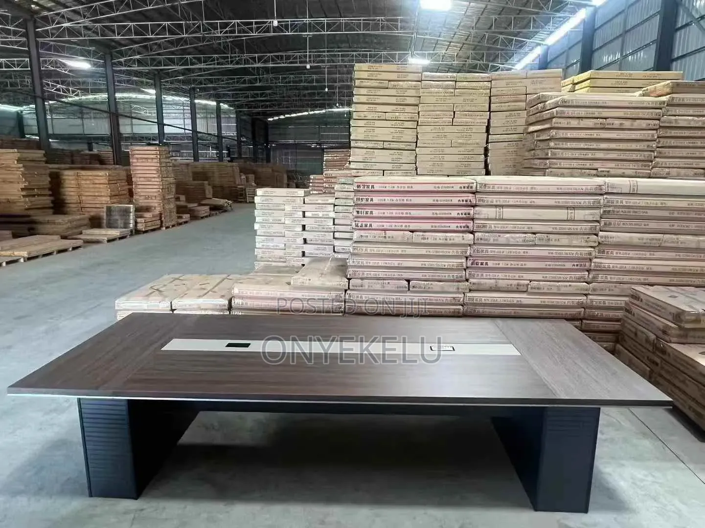 14 Seaters Workstation in Central Business District