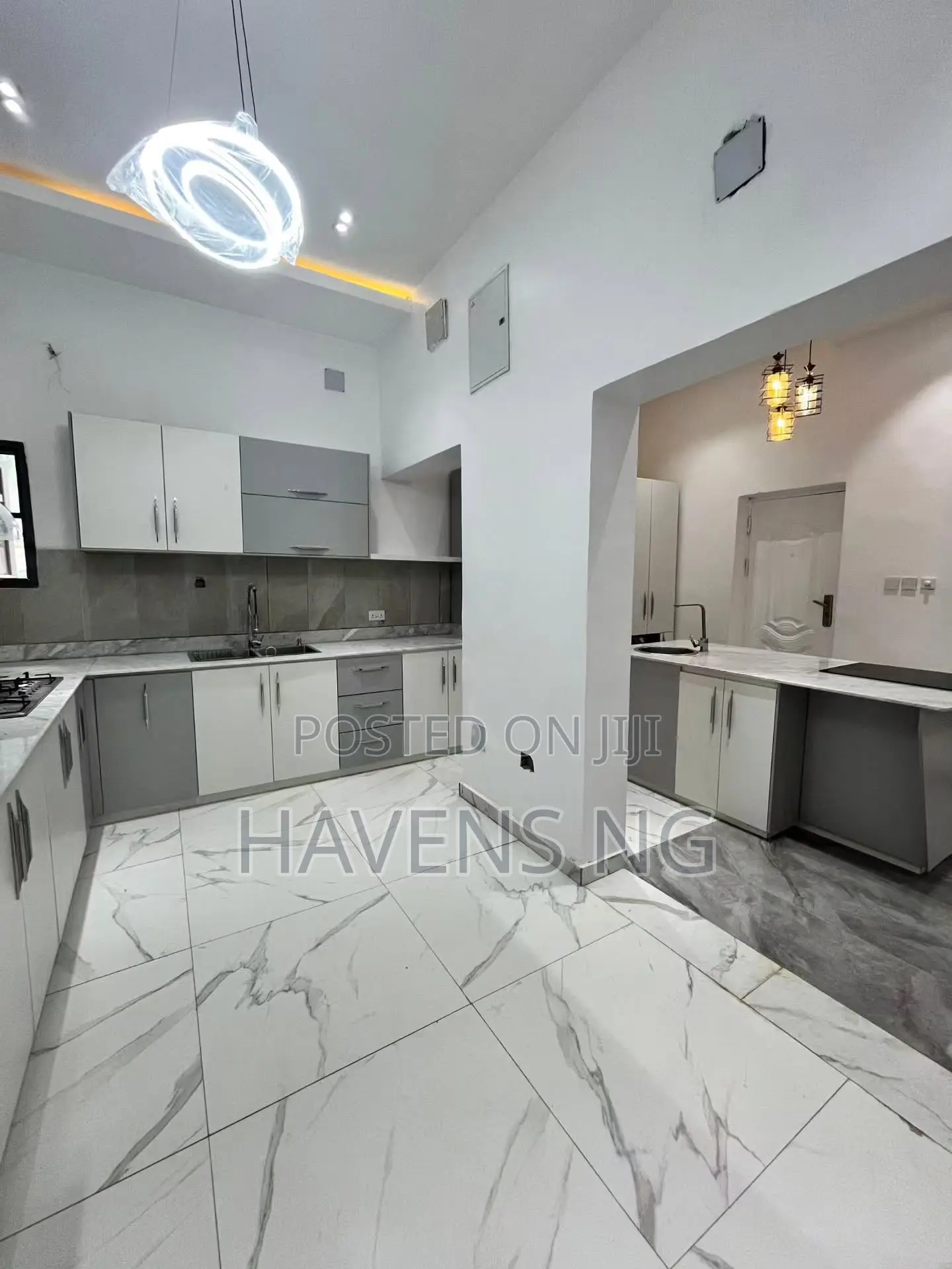 5bdrm Duplex in Osapa london for sale in Osapa london