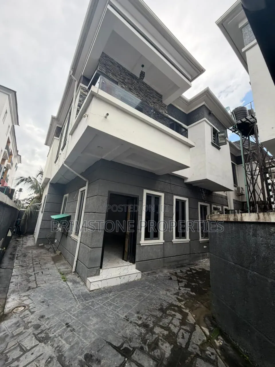 Furnished 4bdrm Duplex in Lekki Phase 1 for rent in Lekki Phase 1