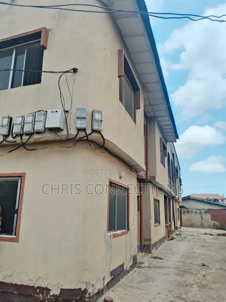 3bdrm Block of Flats in Chris Connections, Ejigbo / Ejigbo for sale in Ejigbo / Ejigbo