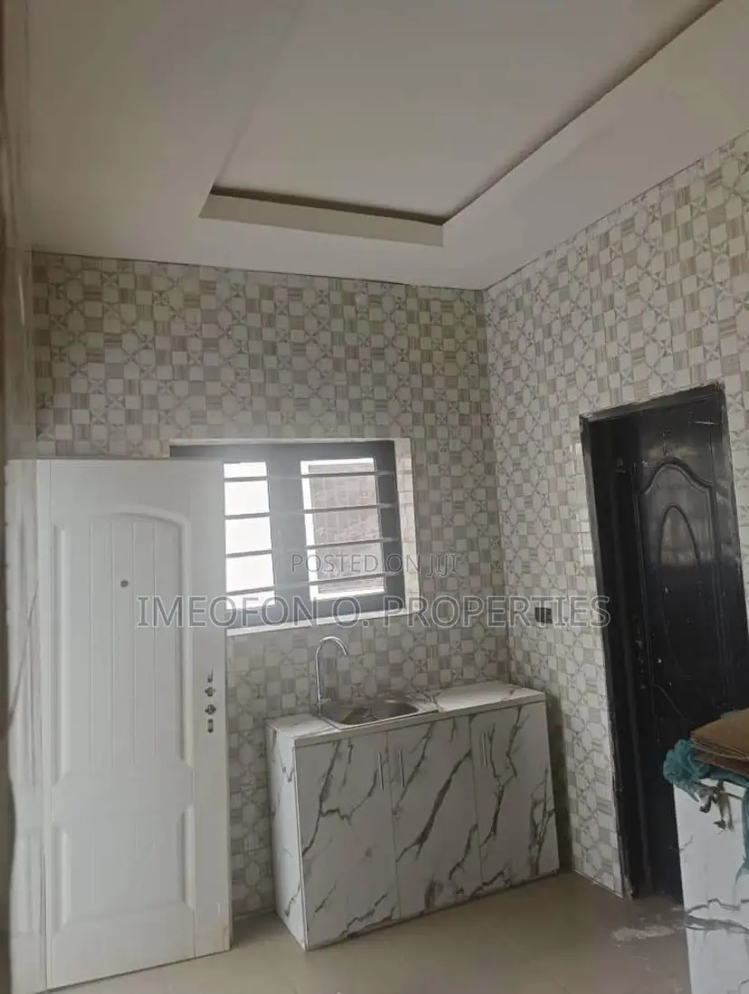 2bdrm Block of Flats in Kubwa for sale in Kubwa
