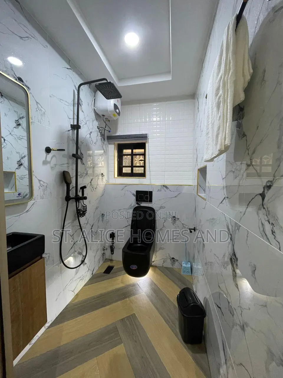 Heaven 2 Bedroom Apartment With Washing Machine & Private Balcony in Opebi