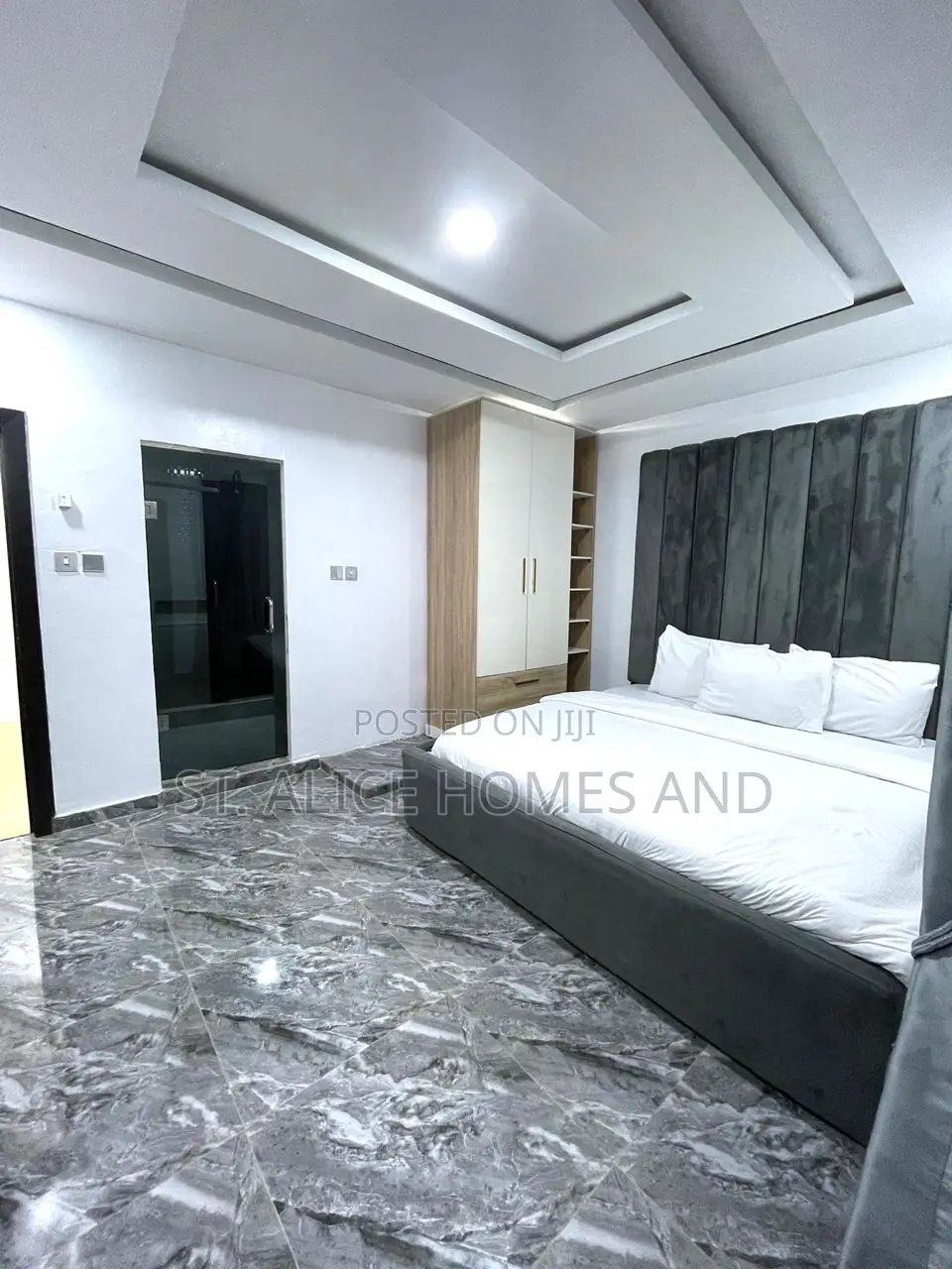 HeavenRidge 3 Bedroom Apartment With Washing Machine & Private Balcony in Opebi