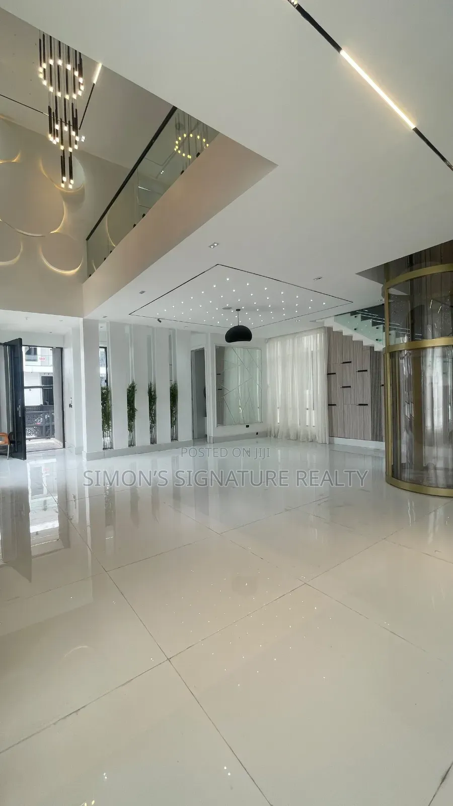 6bdrm Duplex in Chevron for sale in Chevron