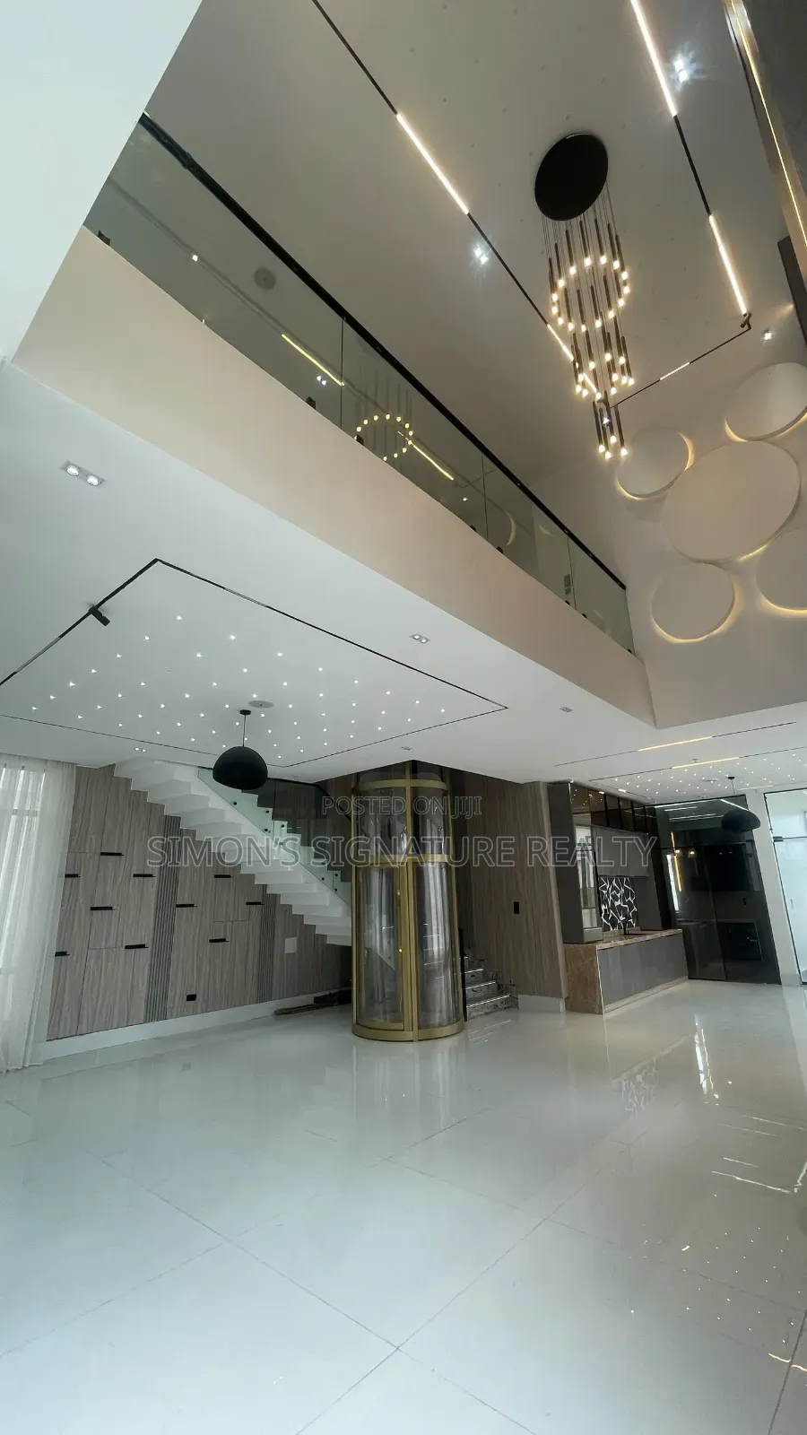 6bdrm Duplex in Chevron for sale in Chevron