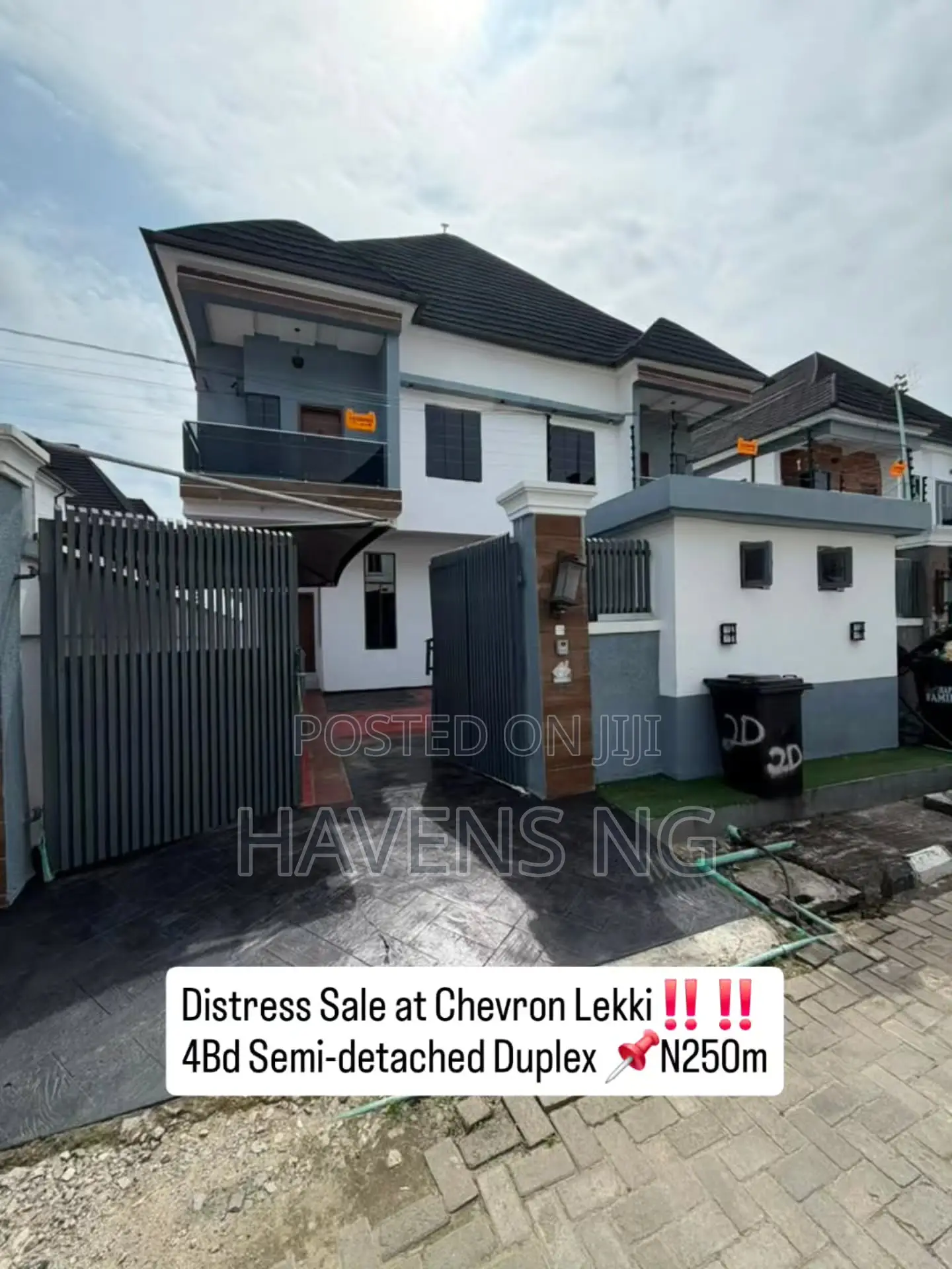 4bdrm Duplex in Chevron for sale in Chevron