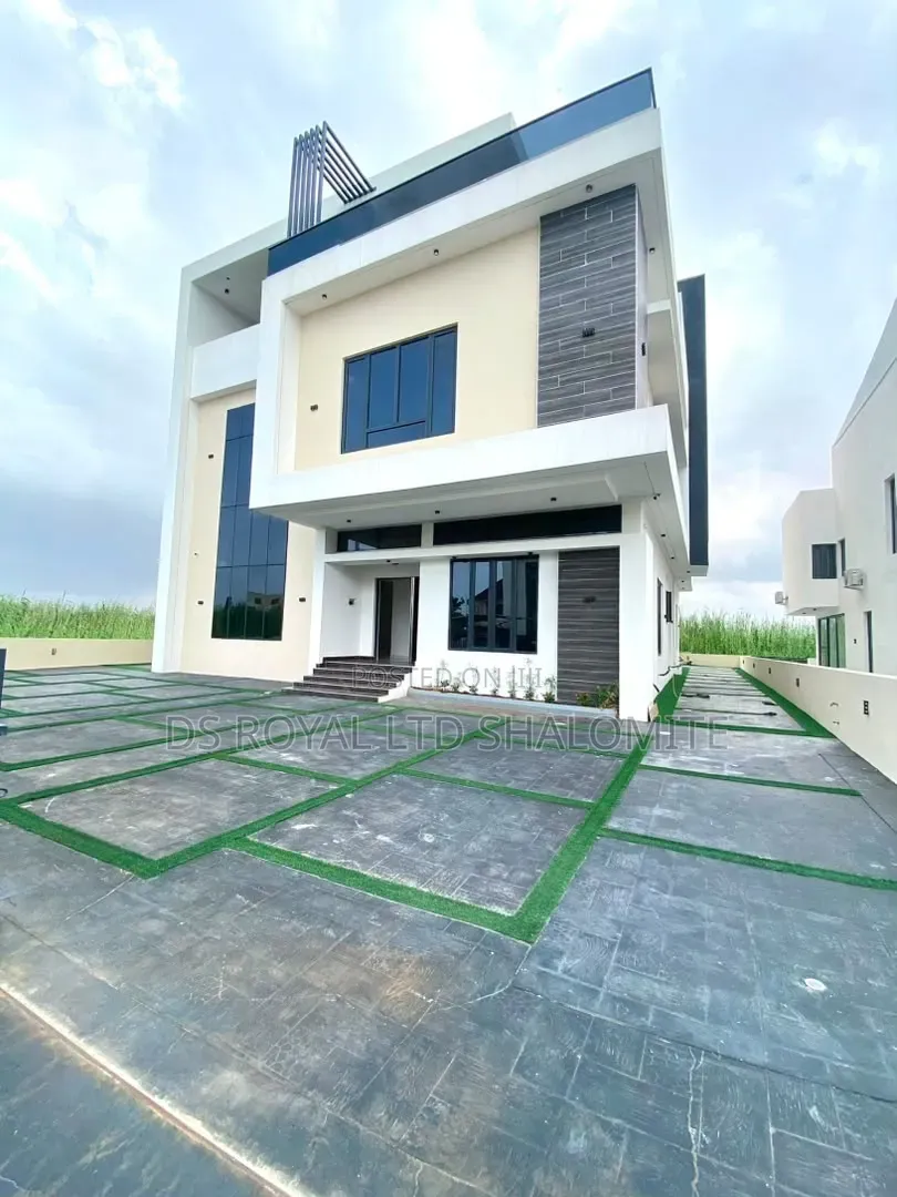 5bdrm Duplex in Chevron for sale in Chevron