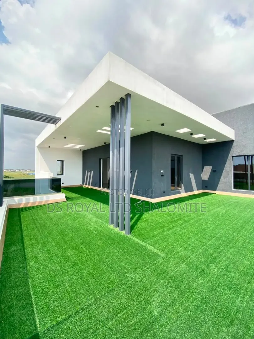 5bdrm Duplex in Chevron for sale in Chevron